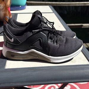 Nike Air Max Bella TR5 Training Sneaker